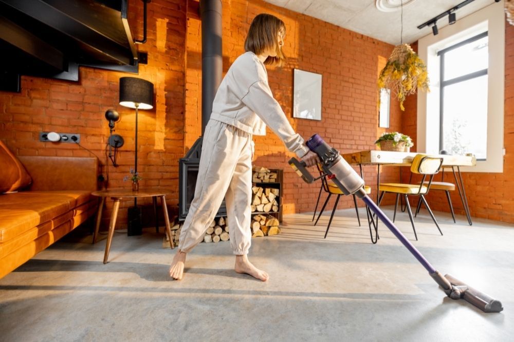 Dyson V15 vs Dyson Omni-Glide: Which Cordless Vacuum Should You Buy?