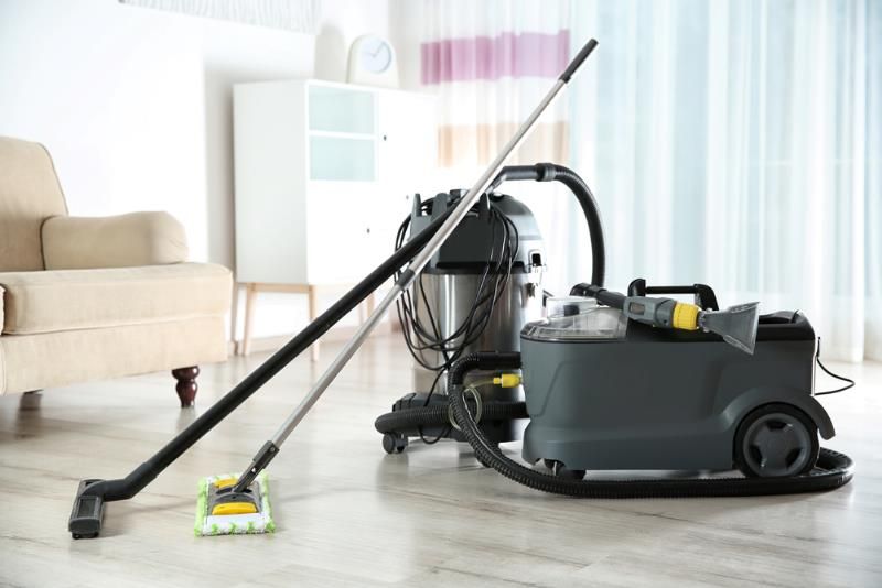 Steam mop and wet dry vacuum comparison on hardwood floor